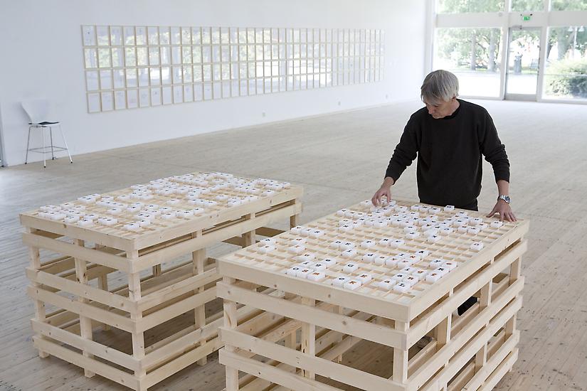 Rivane Neuenschwander Prosopopoea, 2010 8 tables w...