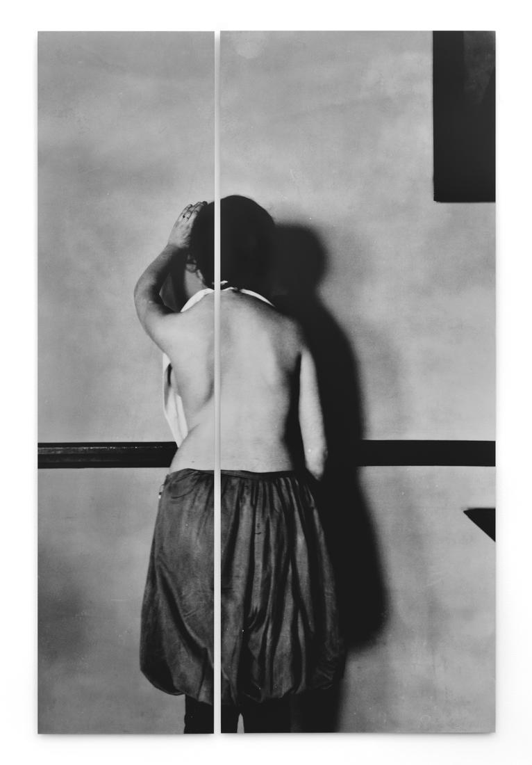 Lisa Oppenheim Same girl as no. 4665. Showing the...