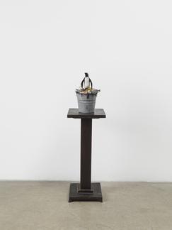 Mark Dion Nature Morte 2018 Ceramic penguin, tar,...