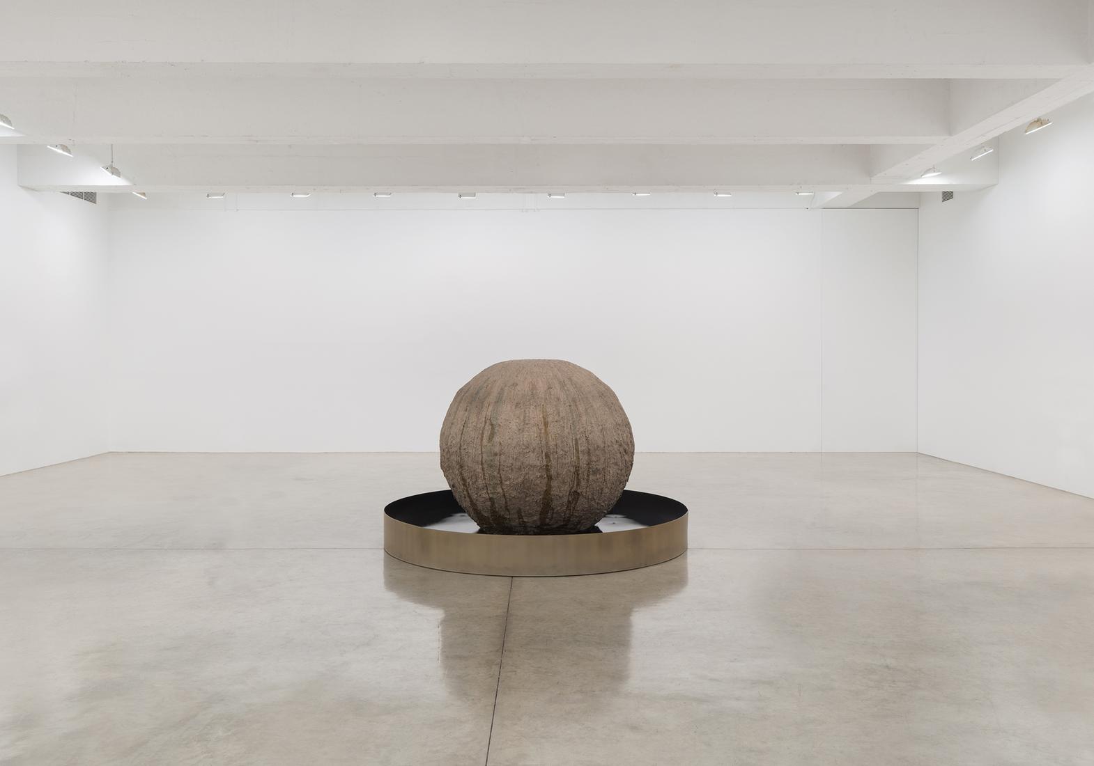 This is an image of Kelly Aakashi's sculpture "Wee...