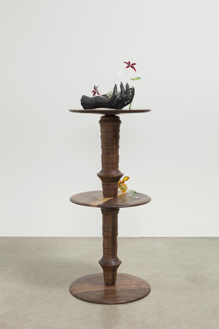 This is an image of Kelly Akashi's sculpture "Cult...